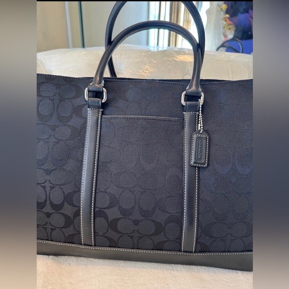 Pre-Loved COACH Signature Business Tote or Handbag - Picture 2 of 11